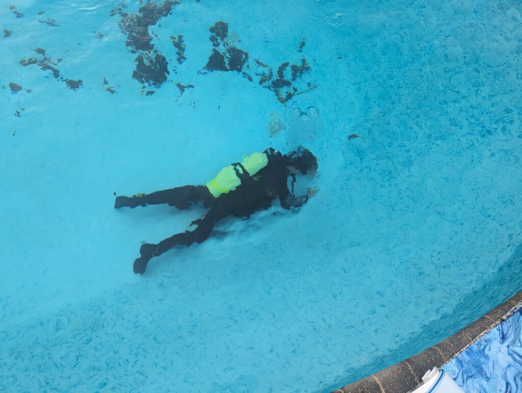 Scuba Diving a Leaking Vinyl Liner Swimming Pool to Investigate a Shatter